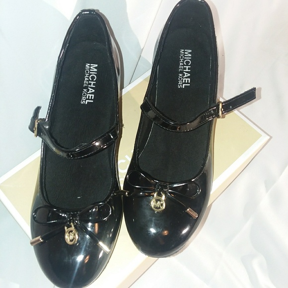Michael Kors Beautiful Dress Shoes. Size 4 - Picture 3 of 5